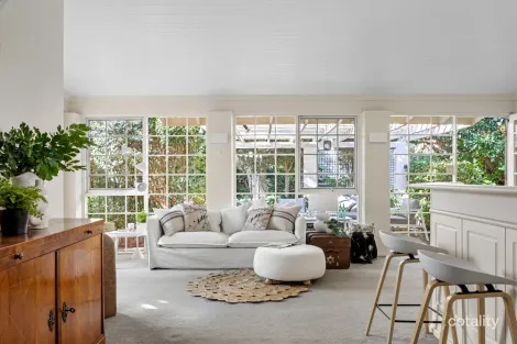 Property photo of 8 Boronia Avenue Nedlands WA 6009