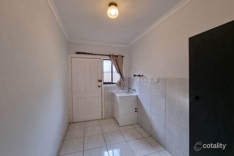 Property photo of 8 Baguley Crescent Kings Park VIC 3021