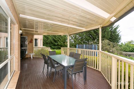 Property photo of 5 Lawson Place Jerrabomberra NSW 2619