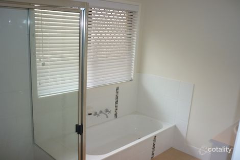 13 Leslie St, Clinton, QLD 4680