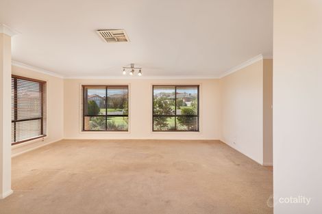 Property photo of 3 Havilah Place Bourkelands NSW 2650