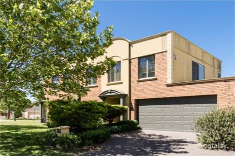 2 Cropton Pl, Narre Warren South, VIC 3805