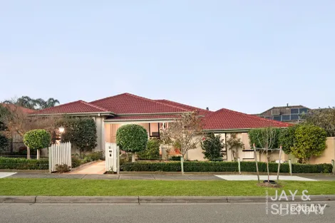 10 Renee Ave, Endeavour Hills, VIC 3802
