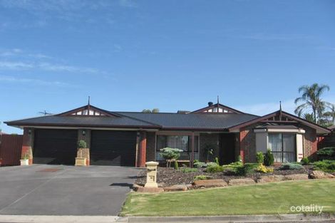 34 De Sassenay Cres, Modbury Heights, SA 5092