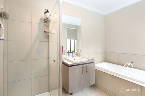 7 Chucklecreek Lane, Armstrong Creek, VIC 3217