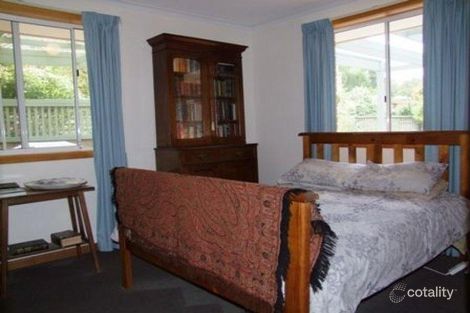 Property photo of 1/18 Excalibur Place Lindisfarne TAS 7015