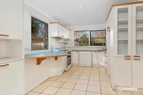 Property photo of 31 Wisdom Street Hughes ACT 2605
