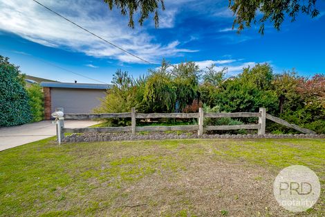 Property photo of 27 Telopea Crescent Lake Albert NSW 2650