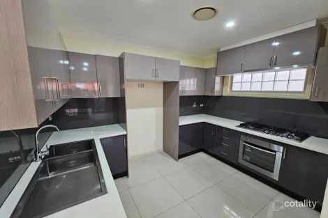 Property photo of 1/2 Carinya Road Girraween NSW 2145