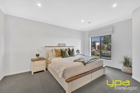 Property photo of 68 Ranfurlie Boulevard Cranbourne West VIC 3977