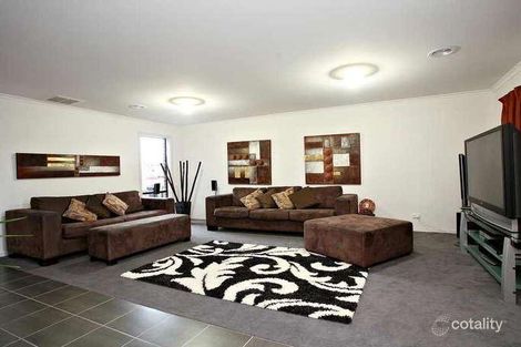 Property photo of 10 Tyrell Place Berwick VIC 3806