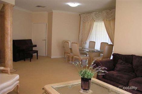 Property photo of 10 Killaloe Place Waterford WA 6152