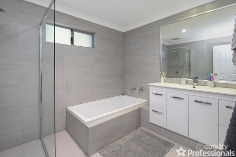 Property photo of 27 Ilex Way Forrestfield WA 6058