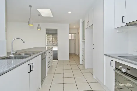 Property photo of 12 Robe Court Helensvale QLD 4212