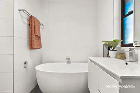 Property photo of 65 Boorea Street Blaxland NSW 2774