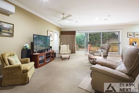 Property photo of 2 Heyington Place Drouin VIC 3818
