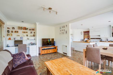 Property photo of 6 Caroline Crescent Armidale NSW 2350