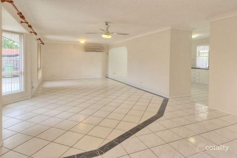 Property photo of 30 Owens Crescent Regents Park QLD 4118