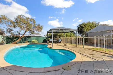 Property photo of 6 Burrows Place Parmelia WA 6167