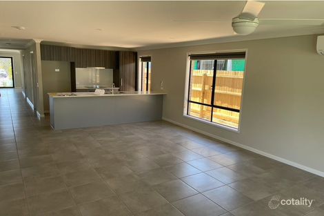 Property photo of 38 Spruce Circuit Hillcrest QLD 4118