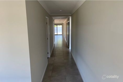 Property photo of 38 Spruce Circuit Hillcrest QLD 4118