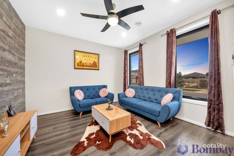 Property photo of 52 Aldergrove Parade Mickleham VIC 3064