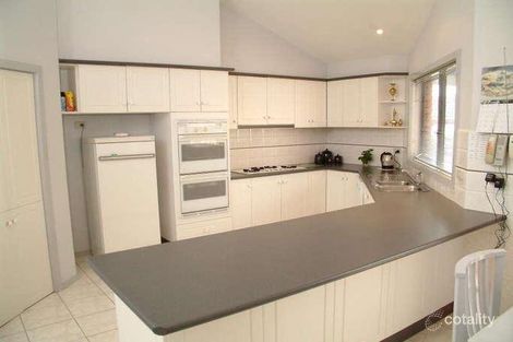Property photo of 2 Werona Court Berwick VIC 3806