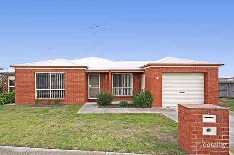 24 Paramount Cres, St Albans Park, VIC 3219
