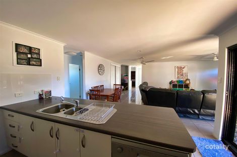 Property photo of 2 Lancaster Way Ooralea QLD 4740