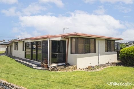 Property photo of 1 Raglan Street Somerset TAS 7322