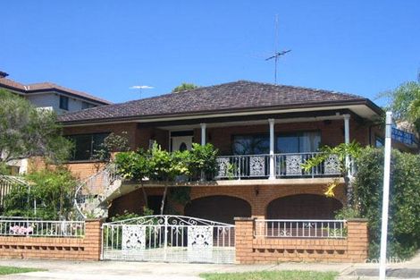 31 Chapel St, Roselands, NSW 2196