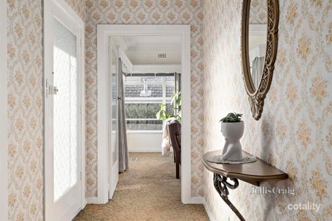 Property photo of 32 Glenview Road Strathmore VIC 3041