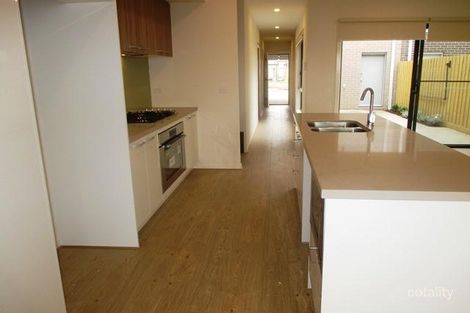 Property photo of 18 Sullivan Walk Point Cook VIC 3030