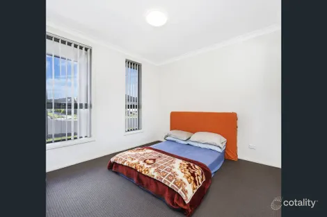 Property photo of 14 Stephenson Drive Ropes Crossing NSW 2760