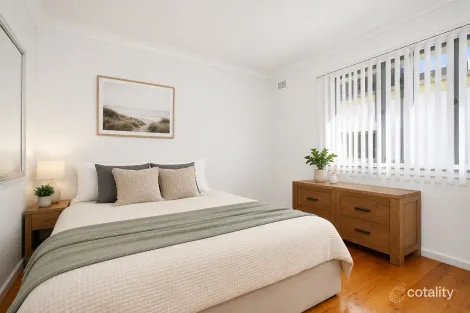 Property photo of 4 Lamont Place Cartwright NSW 2168