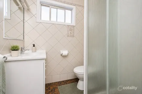 Property photo of 4 Lamont Place Cartwright NSW 2168