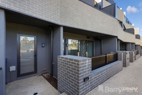 Property photo of 18/8 Service Street Sunshine VIC 3020