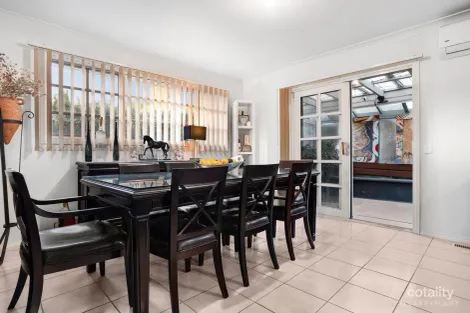 Property photo of 2/24 Moresby Avenue Bulleen VIC 3105