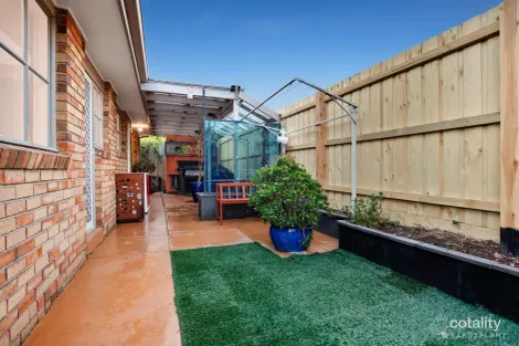 Property photo of 2/24 Moresby Avenue Bulleen VIC 3105