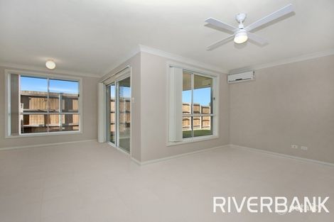 Property photo of 19 Young Circuit Elderslie NSW 2570