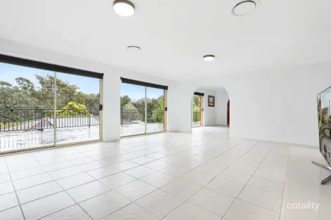 Property photo of 3 Balmaringa Close Cordeaux Heights NSW 2526