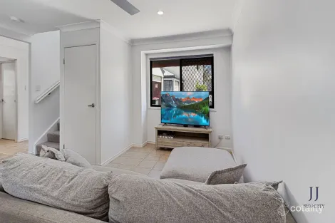 Property photo of 3/14 Cardross Street Yeerongpilly QLD 4105