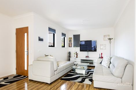 Property photo of 2/19 Langvale Court Mill Park VIC 3082