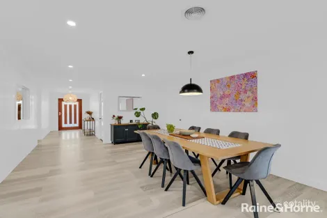 Property photo of 37 Coolabah Close Kelso NSW 2795