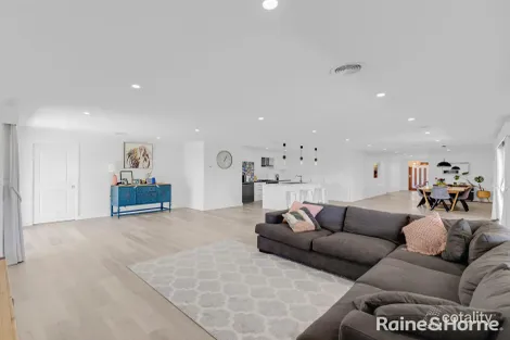 Property photo of 37 Coolabah Close Kelso NSW 2795