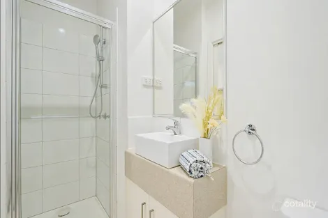 Property photo of 2/6 Dickens Street Lalor VIC 3075