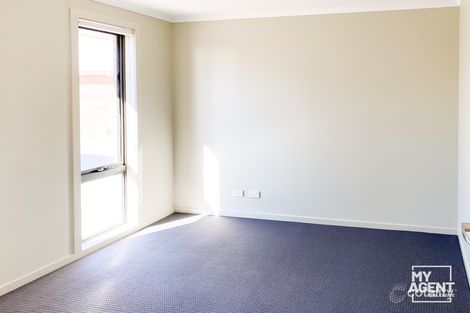 Property photo of 9/181 Riversdale Drive Tarneit VIC 3029