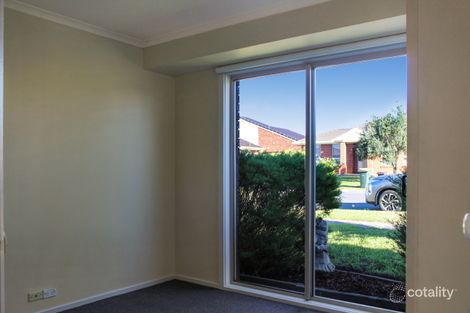 Property photo of 32 Nanworen Crescent Bell Park VIC 3215