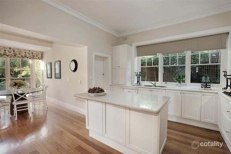 Property photo of 1 Hollingsworth Avenue Hawthorn VIC 3122