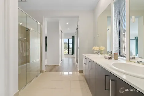 Property photo of 22 Bowral Avenue Point Cook VIC 3030